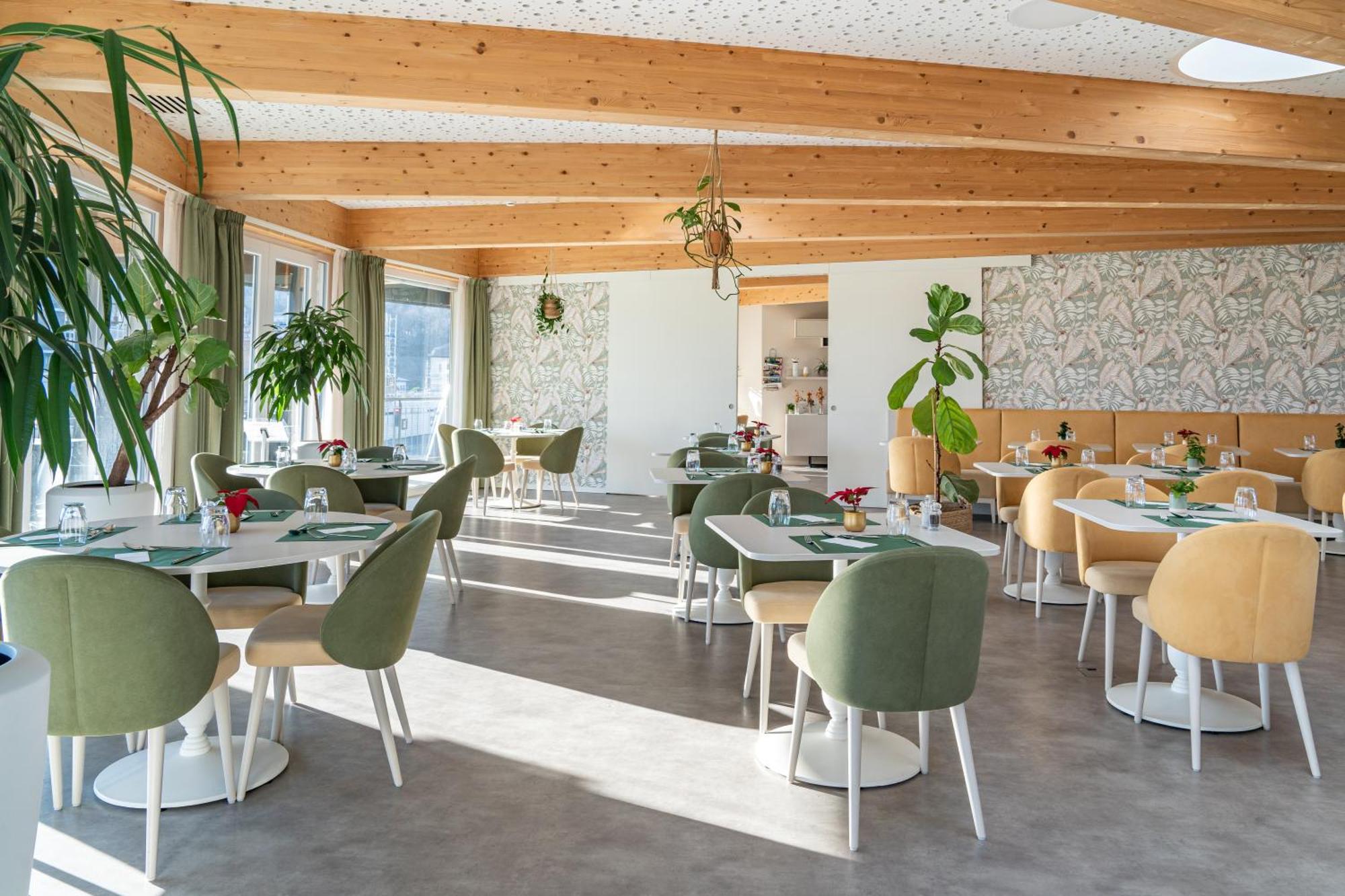 Alp Art Hotel Monthey Collombey-Muraz Ngoại thất bức ảnh