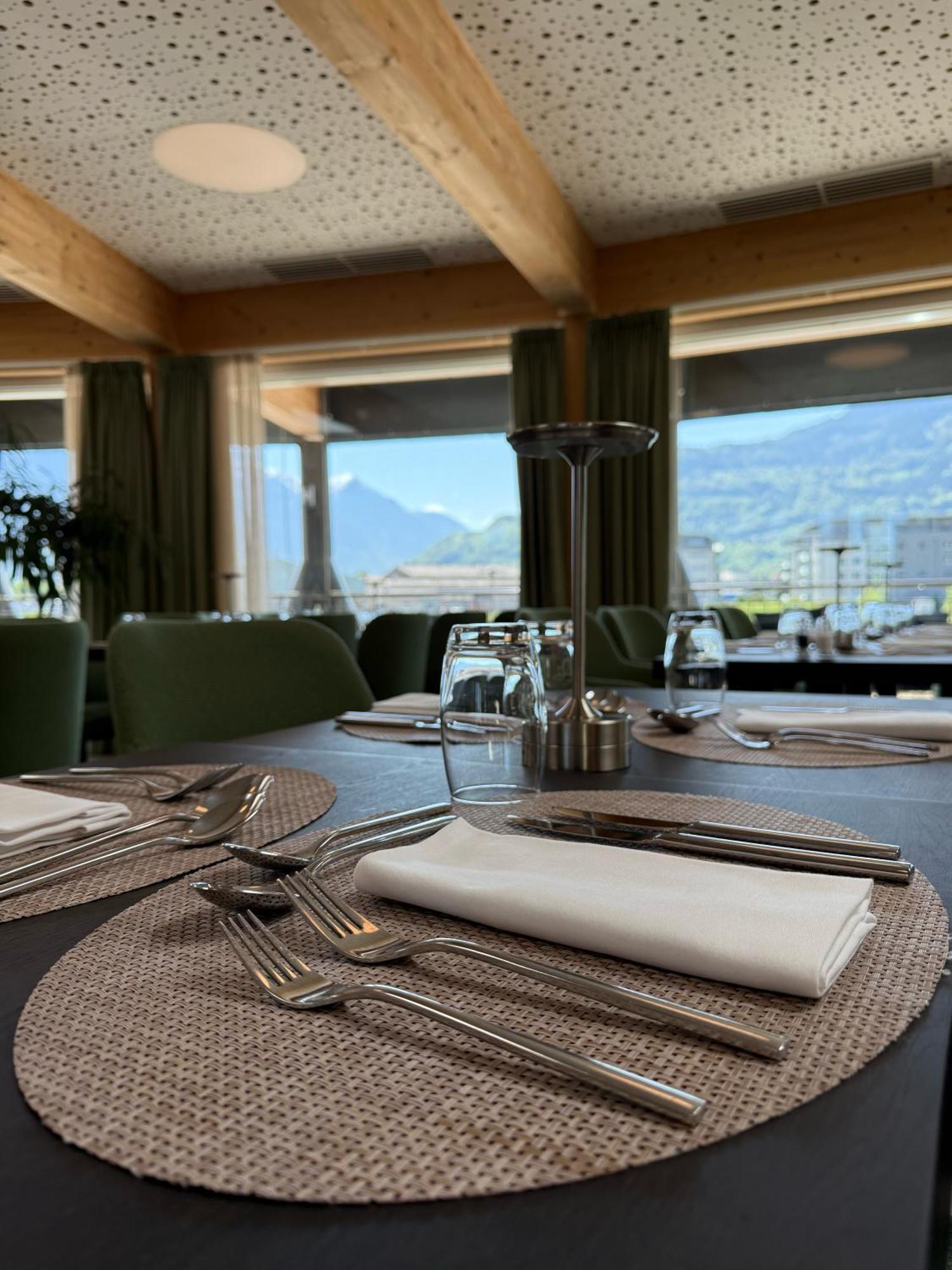Alp Art Hotel Monthey Collombey-Muraz Ngoại thất bức ảnh